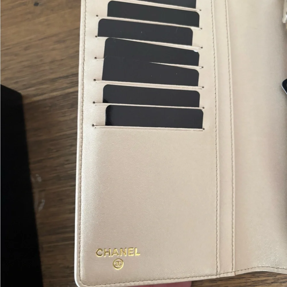 Chanel Wallet never used - Picture 3 of 8